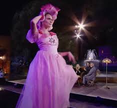 Model cara delevingne opened up about how her sexuality constantly changes speaking during the make it reign podcast with josh smith pride edition, delevingne explained, the way i define myself is celebrities couples. Cara Delevingne Suffers Wardrobe Malfunction In Rachel S Bridesmaid Dress From Friends Newsbinding