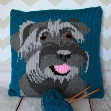 À tout moment, où que vous soyez, sur tous vos appareils. Ralph The Miniature Schnauzer Cushion Cover