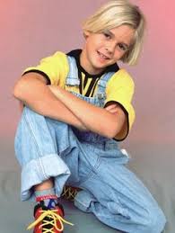 Aaron carter backstage checking his tweets. 42 Aaron Carter Ideen Pixie Schnitt Schnittchen Pixie