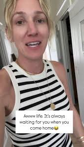 Home from vacation and IMMEDIATELY COMPLAINS that her kids have needs :  r/ArrowsandBowSnark