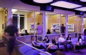 10 amazing prefab hotels manhattan hotels hotel times square hotels