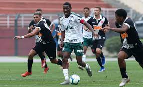 A bola apurou, no entanto, duas versões para esta oferta: Da Taca Das Favelas Ao Elenco Profissional Do Palmeiras A Linda Trajetoria De Patrick De Paula Palmeiras Ge