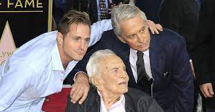 As the guitarist with the roots, the house band for late night with jimmy fallon, captain kirk douglas has a reputation as a stellar player. Kirk Douglas Wird 103 Jahre Jung Aber Bitte Keine Party
