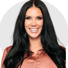 Janet Granger's Instagram, Twitter & Facebook