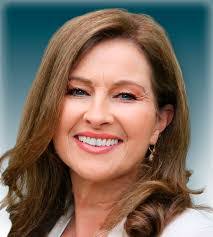 Ellen Troy's Instagram, Twitter & Facebook