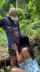 Ninfa Japa se divertindo com o amigo no mato - Sexo Amador