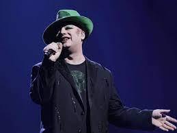 The musician suffered a troubled childhood in school. Boy George Kundigt Comeback Von Culture Club An Musik