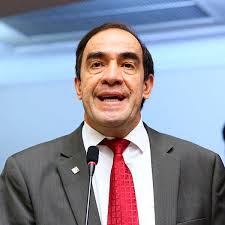 Esposa de Yonhy Lescano respalda a congresista y asegura que denuncia es  parte de una "jugada política"