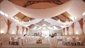 Alte Reithalle Deco Hochzeit Blumenschmuck Hochzeit Hochzeit Im September