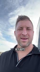 Lisa Auriemma's Instagram, Twitter & Facebook