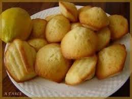 Madeleines Au Citron De Cyril Lignac Recette Ptitchef Recette Madeleine Citron Recette Madeleine Alimentation