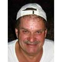 Lester Simms's Instagram, Twitter & Facebook