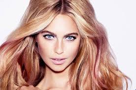 Il tocco in più è dato dalla tinta castana con leggerissimi riflessi biondi. Tagli Capelli 2018 Corti Lunghi A Caschetto Foto Cafeweb It