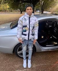 Nle Choppa On Instagram Good Morning Follow Nnlechopp A For More Content Nlechoppa Shottaflow In 2020 Rapper Outfits Swag Outfits Friend Outfits