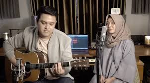 Satu dua tiga ku cintamu g c kau hanya satu menjadi kekasihku f dm berjanjilah padaku sayangku e kau akan setia. 3 Fakta Di Balik Lagu Aisyah Istri Rasulullah Yang Rajai Kolom Video Trending News Entertainment Fimela Com