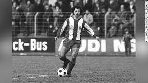 We're all united in deep mourning with his wife uschi as well as his family. Y3gfk7naqfzu9m