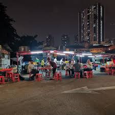 The kota dame (formerly uptown kota damansara) night market can be accessed via feeder bus from this station.2. 9 Of The Best Places To Get Hokkien Mee In Kl