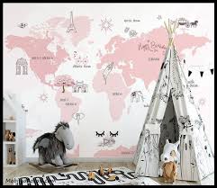Bebek odası tasarlarken kokusuz olması ve doğal olması sebebiyle aynı zamanda çok hızlı uygulanabildiği için duvarlarda genellikle duvar kağıdı tercih ediliyor insanlar. Bebek Odasi Icin En Guzel Duvar Kagitlari Modelleri Nasil Olmali
