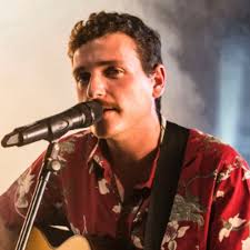 Reportan que el famoso músico Diego Gallardo murió por una bala perdida  durante disturbios en Ecuador