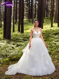 Osez le dos nu orné de discrets motifs sublimant la robe avec élégance. Robe De Mariee Istambul Robe De Mariee Princesse Point Mariage Robe De Mariee Robe De Mariee Princesse Mariee Princesse