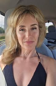 Angela herself is very beautiful and with those beautiful red lips she  looks striking #AngelaAguilar