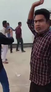 Ônibus cai em rio ao tentar embarcar em balsa em Bangladesh; 24 morrem