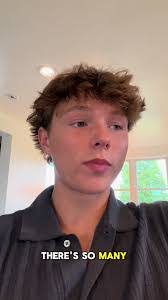 Devon Eaton's Instagram, Twitter & Facebook