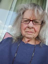 Introduction and photo sharing in a group