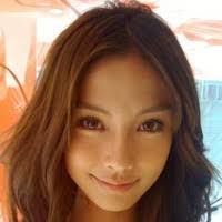 Tess Li's Instagram, Twitter & Facebook