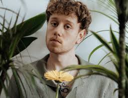 Amsterdam-based soul singer Robyn Florence