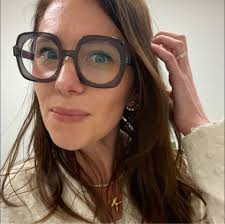 Good morning everyone, I am interested to know if there might be any  Psychoanalytic/ Psychodynamic therapists who use walk and talk or  eco-psychotherapy in their work? Thank you!