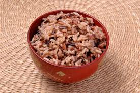 * medium grain white rice, saiz hidangan = 1 pinggan atau bersamaan 187 gram. Beras Merah Lebih Sehat Daripada Beras Putih Ini Enam Perbandingannya Lifestyle Bisnis Com