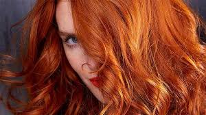 Le bois d'acajou, indigène de l'amérique, est connu en europe depuis le xviie siècle. Choisir La Bonne Teinture A Reflets Pour Eviter Un Resultat Orange Non Desire Garnier