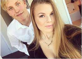 Nhl Patrik Laine S Girlfriend Sanna Kiukas Bio Wiki Hockey Wife Girlfriends Wife And Girlfriend