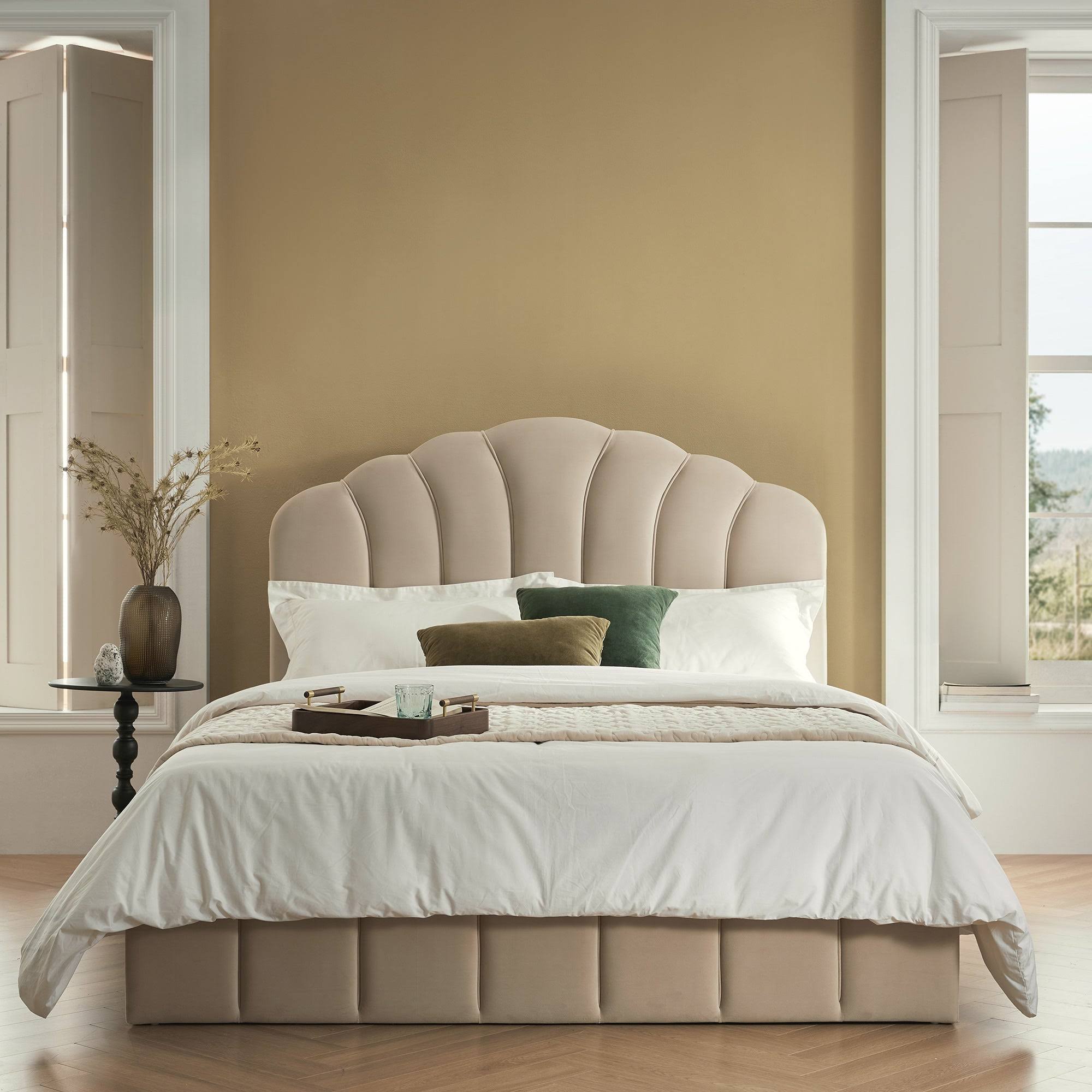 Daals Hana Ottoman Storage Bed