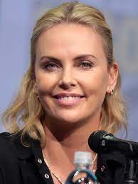Born 7 august 1975) is a south african and american actress and producer. File Charlize Theron In 2017 Jpg Wikipedia