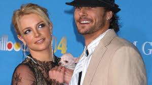 She shot behind the scenes videos, documentaries, tv specials. Britney Spears Ex Kevin Federline Fordert Mehr Unterhalt