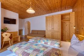 Garni at Villabassa-Braies in Val Pusteria - B&B | Garni Helvetia
