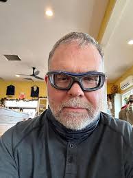 Wynd sunglasses with removable soft pads