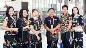 Kemuncak perayaan kaamatan adalah peraduan ratu cantik atau unduk ngadau, tarian tradisi, dan upucara kemuncak yang dijalankan oleh bobohizan ketua pendita Tidak Dapat Balik Pesta Kaamatan Disambut Meriah Di Tawau Utusan Borneo Online