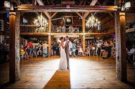 Madison Wedding Photography Of Emily And Nick Wedding Venues Wisconsin Madison Wedding Cheap Wedding Venues