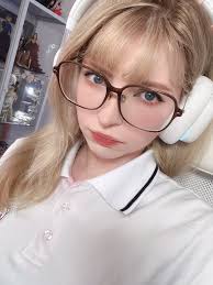 Peach Milky - Free pics, galleries & more at Babepedia