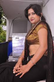 SAREE BELOW NAVEL PHOTOS: Mallu Aunty Hot Navel Show HD Photos In  Saree_Mallu Navel Show Pics