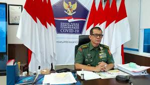 Baju uniform kemeja tentara warna biru. Ketika Kepala Gugus Tugas Covid 19 Doni Monardo Memakai Seragam Tni