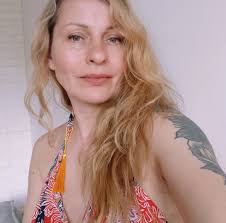 🌟🪲 When Antennae Turn Into Eyelashes! 👀🍃 Check out the fabulous  antennae of this European Cockchafer (Melolontha melolontha)—they look just  like tiny, delicate eyelashes! These fan-shaped antennae help the beetle  pick up