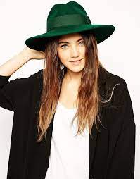 20 Felt Winter Hats To Replace Your Beanie Obsession Outfits With Hats Fedora Hat Hat Fashion