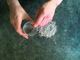 Maybe you would like to learn more about one of these? Astuce Absorber Une Tache D Huile Youtube