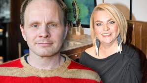 Jättiyllätys! Dome Karukoski palkkasi Elina Knihtilän ulkomaalaiseen  uutuusprojektiinsa!