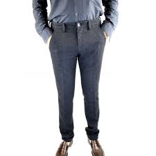 Le chino d'hiver pour hom. Masons Chino Prince De Galle Fin Navy Reference Mas 4970je066 H19 Nv 46 Ref 9pf2r 4970 Jert029 012 Torino Style Adoptez Ce Pantalon Fashion Mode Chino Mode