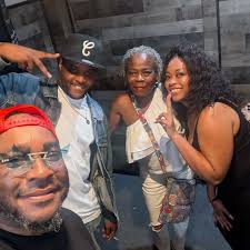 Chicago Female Comedians: Unleashing the Beast